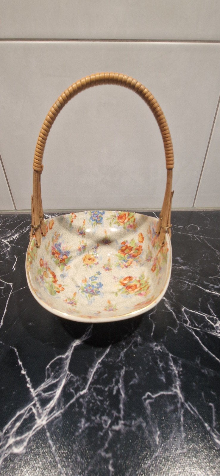 Vintage "Mille Fleurs" schaal met rotan handvat, Ophalen of Verzenden