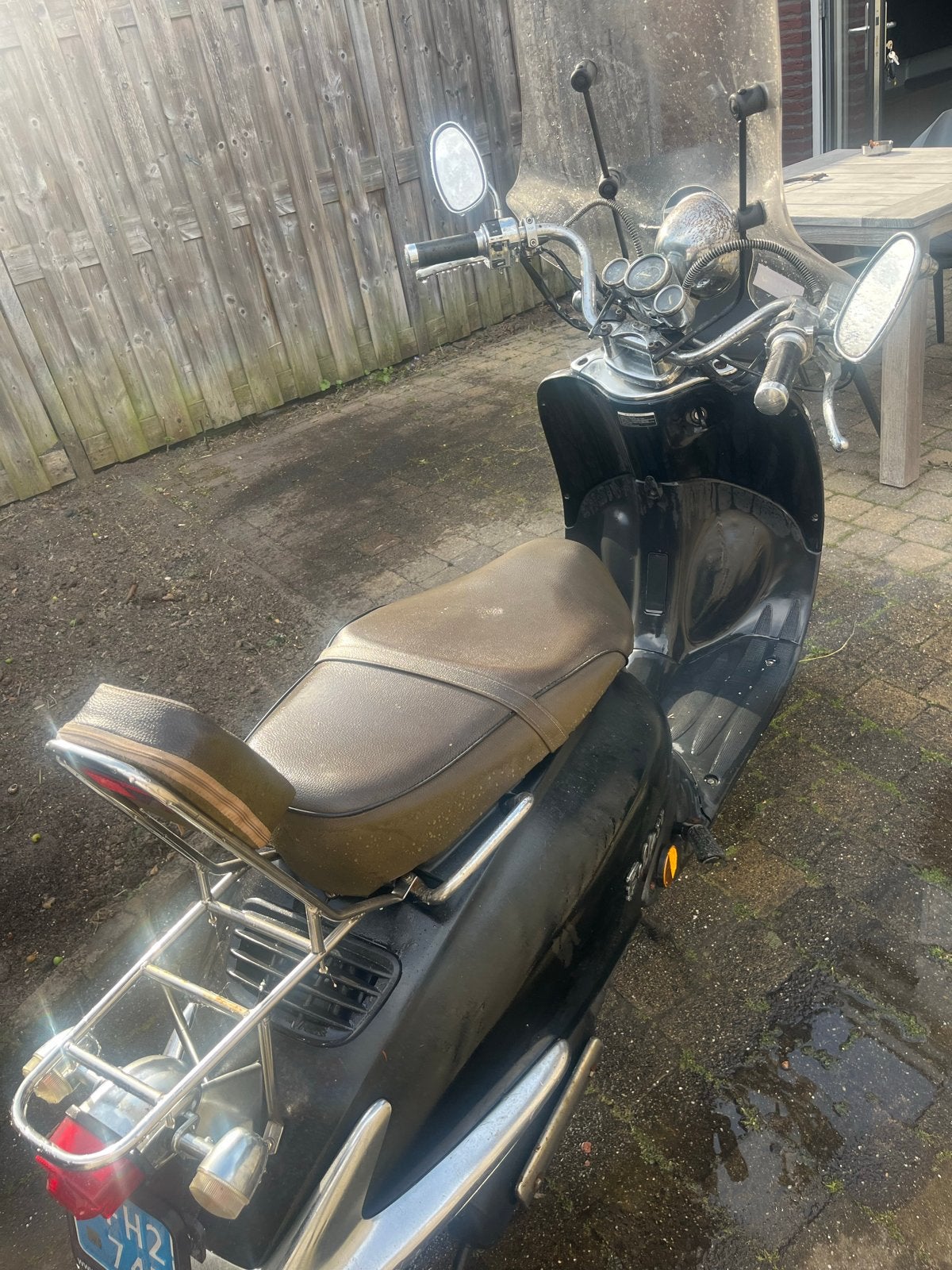 Zwarte scooter ruilen, Fietsen en Brommers, Ophalen, Gebruikt, Benzine, Overige merken