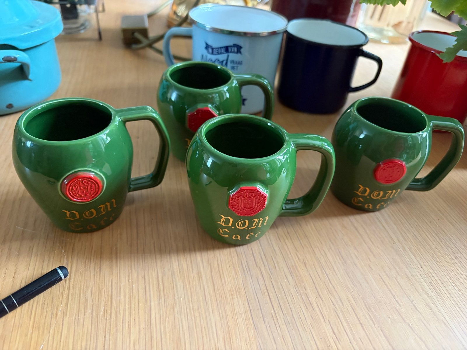 Set van 4 vintage Dom Cace mokken - Made in France, Antiek en Kunst, Antiek | Keramiek en Aardewerk, Ophalen of Verzenden