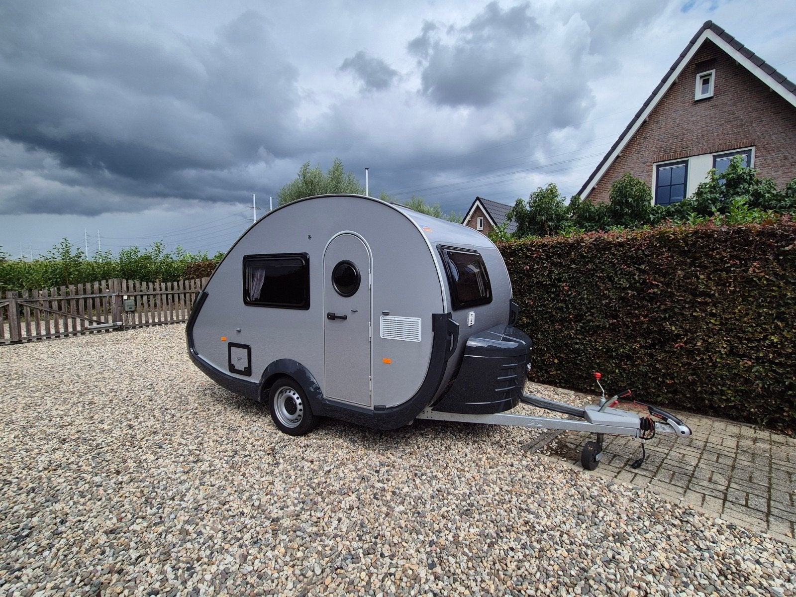 Mooie T@b 320 uit 2023 met Tempo 100 keuring, Rondzit, Tot en met 2, Particulier, 500 - 750 kg