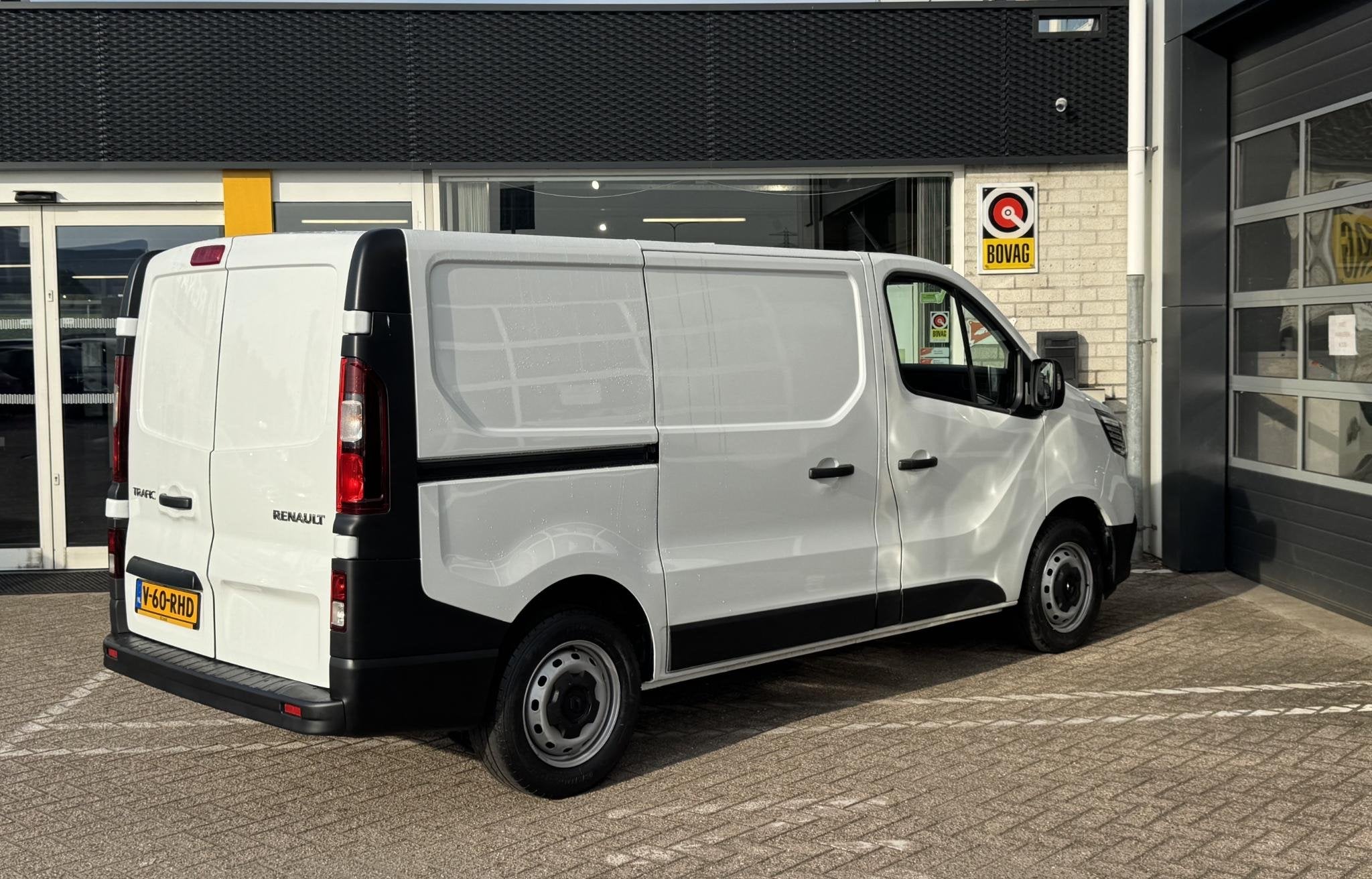 Renault Trafic 2.0 dCi 130 T29 L1H1 Comfort | LED | Cruise C, Voorwielaandrijving, Stof, Gebruikt, Euro 6