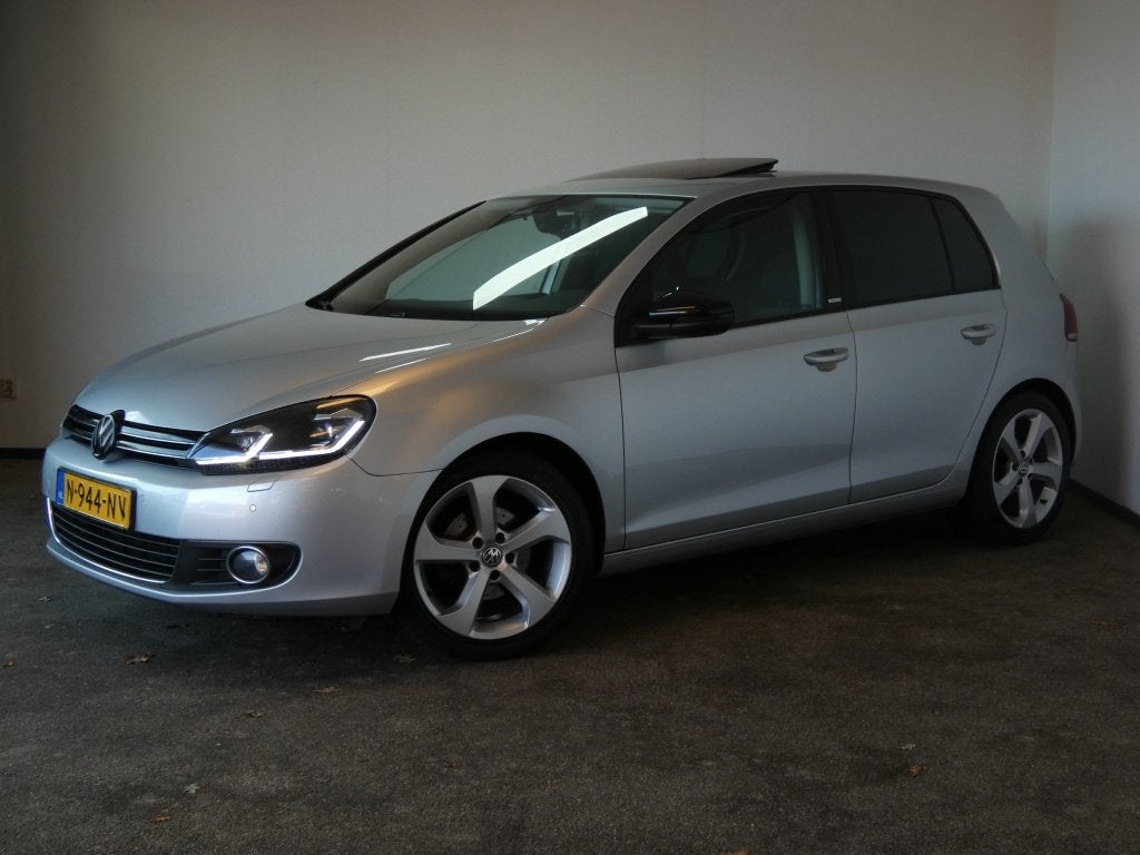 Volkswagen Golf 1.2 TSI Trendline NWE APK, PANO, APPLE CARPL, Auto's, Euro 5, 86 pk, Gebruikt, 4 cilinders