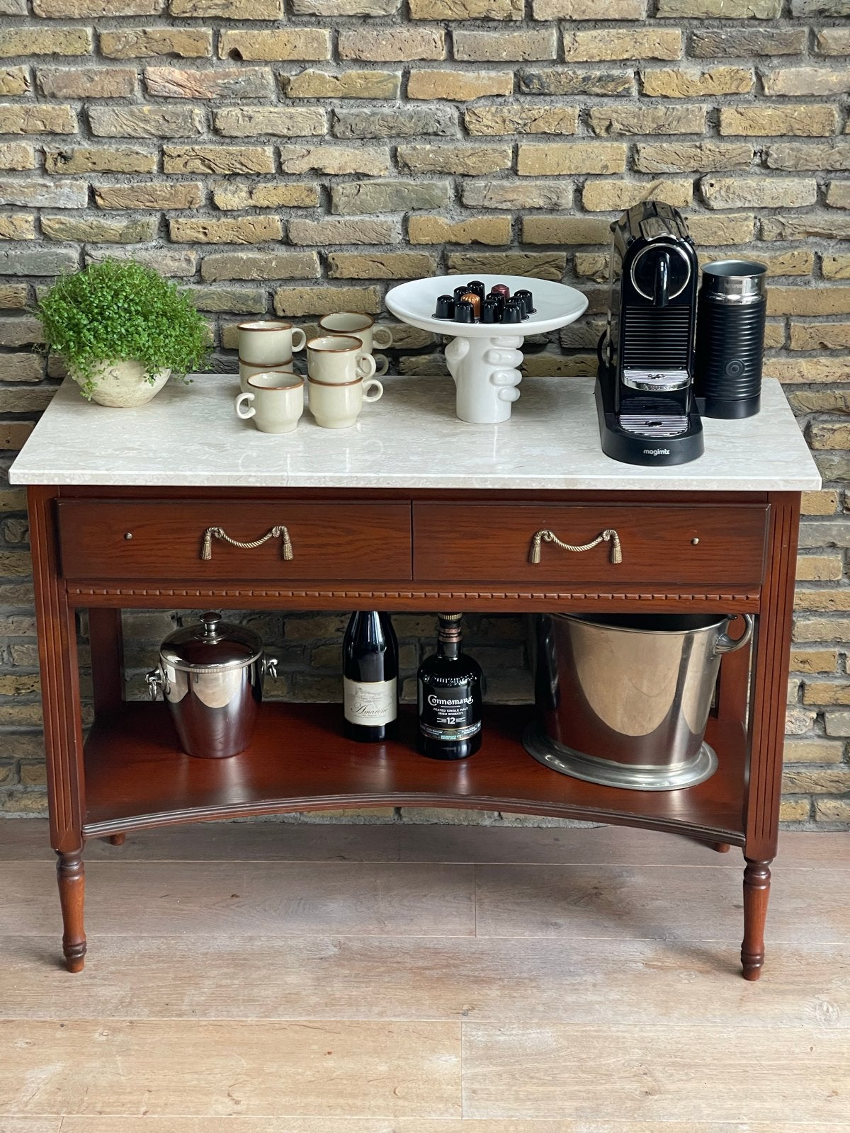 Mahoniehouten sidetable met Carrara marmeren blad, Ophalen, 50 tot 100 cm, Zo goed als nieuw, 25 tot 50 cm