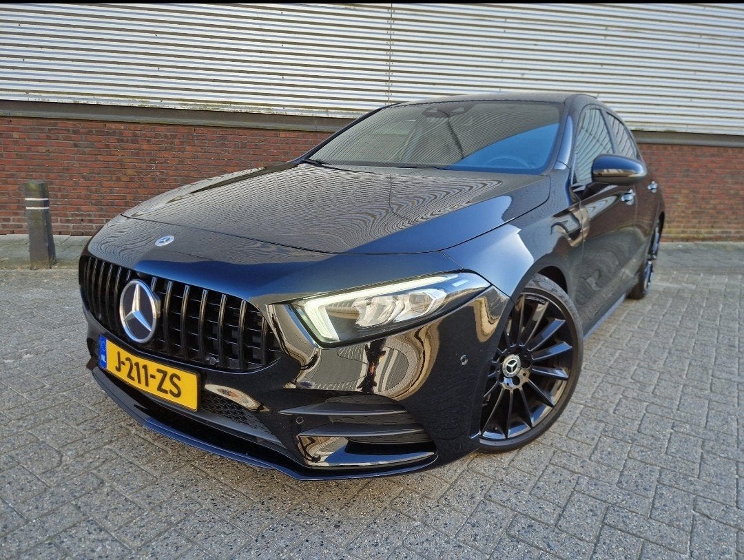 Mercedes A 200d 150pk AMG LINE/ PANO / 360 CAM/ AMBIENT LIG, 745 kg, Zwart, 4 cilinders, Leder en Stof