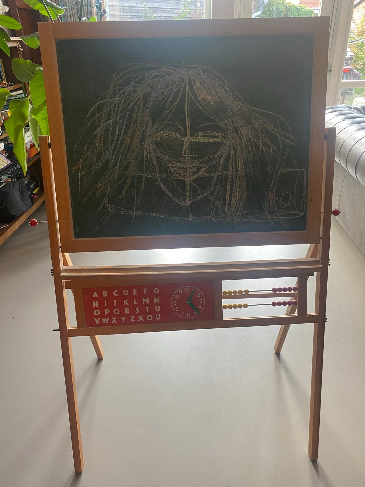Houten kinderbord met krijtbord, telraam en alfabet, Ophalen, Gebruikt, Knutselen