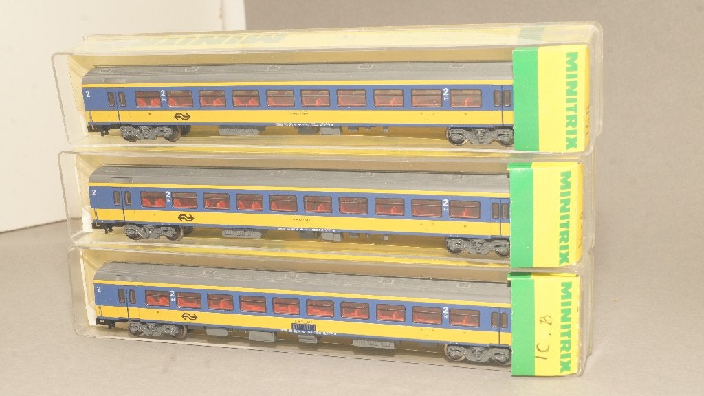 3x NS passagierswagons van minitrix in ovp., Gelijkstroom, Trix, Ophalen of Verzenden, NS