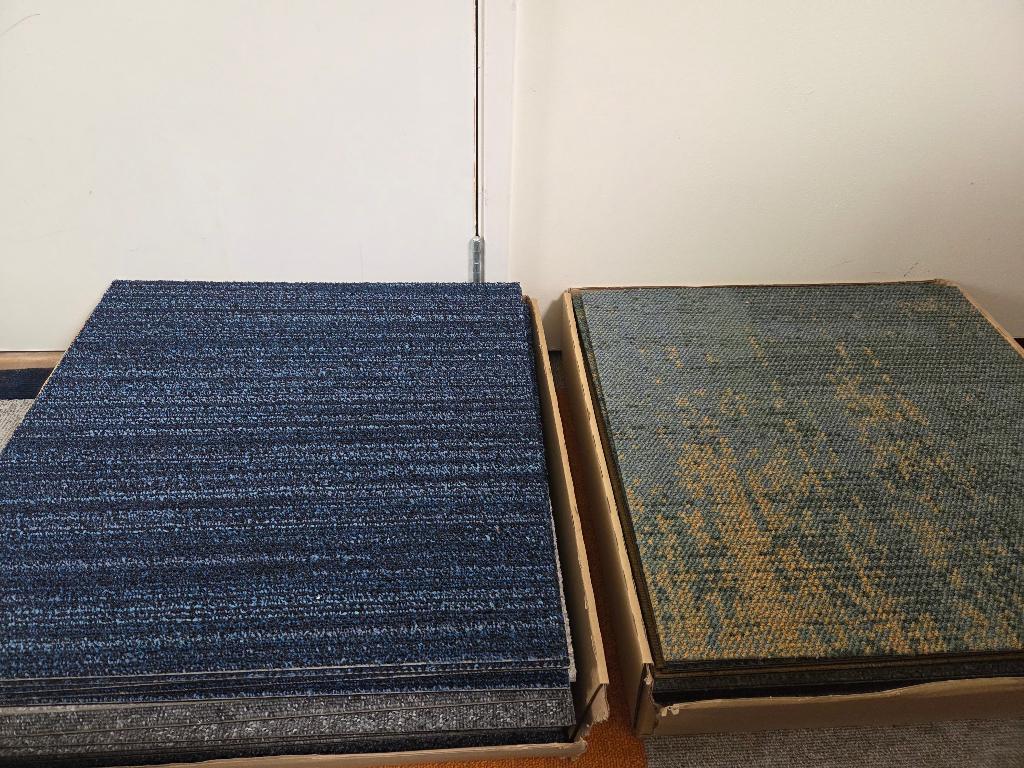 Tapijttegels 45 stuks, Huis en Inrichting, Stoffering | Vloerbedekking, Nieuw, Tapijttegels, Crème, Beige, Bruin, Grijs, Zwart