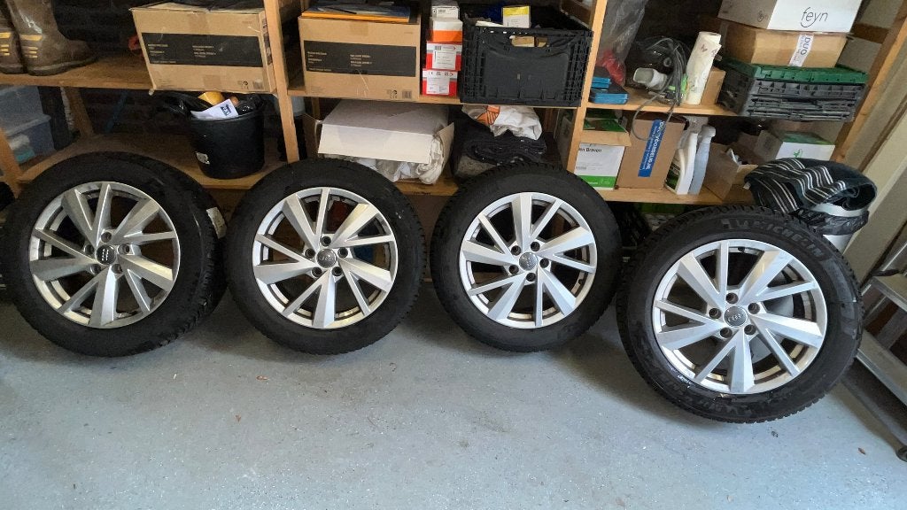 Audi Q2 Winterbanden 6mm - origineel 17" lichtmetalen velgen, Banden en Velgen, 17 inch, Personenwagen, Gebruikt