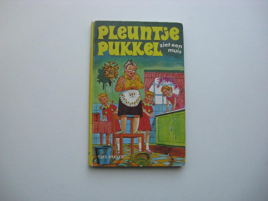 Pleuntje Pukkel ziet een muis Trix Bakker 5. 6 e. druk, Ophalen of Verzenden, Zo goed als nieuw, Fictie algemeen