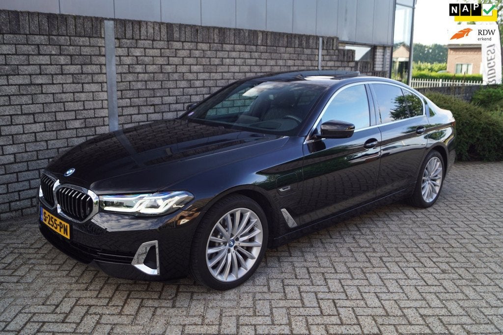 BMW 5-serie 530e Business Edition Plus Autom Schuifdak Luxe, Auto's, BMW, 1998 cc, Achterwielaandrijving, Gebruikt, Euro 6