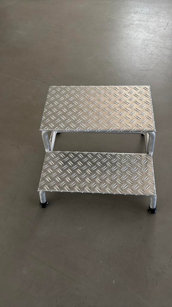 Plateautrap allumnium, Huis en Inrichting, Woonaccessoires | Krantenbakken en Lectuurbakken, Ophalen of Verzenden, Zo goed als nieuw