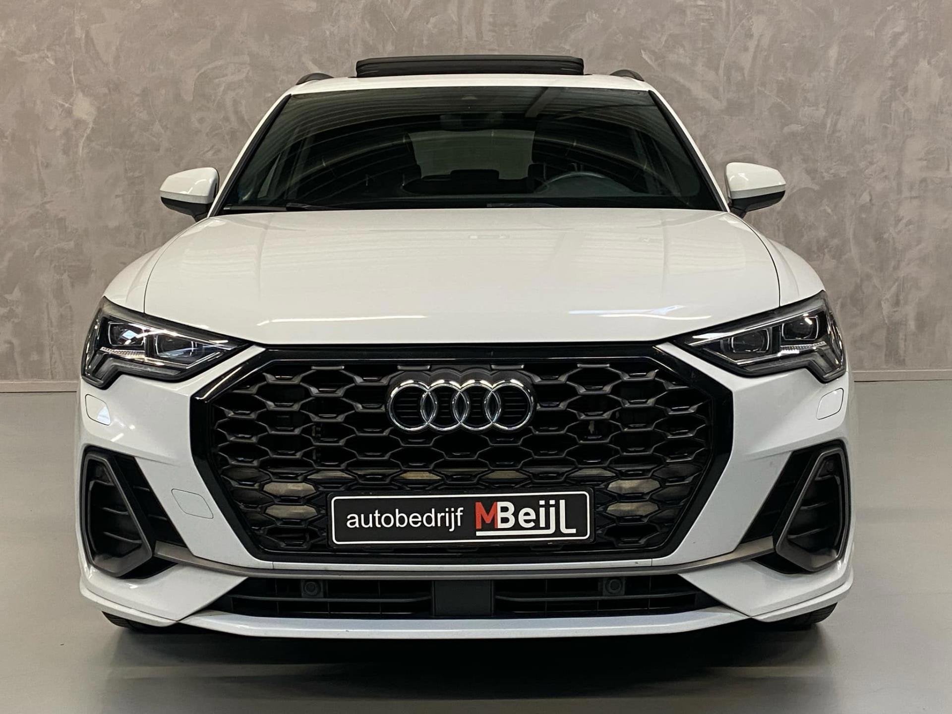 Audi Q3 45 TFSI quattro / 3X S-Line /Pano /Sfeer /Camera, Auto's, Dealer onderhouden, Gebruikt, Euro 6, 1984 cc