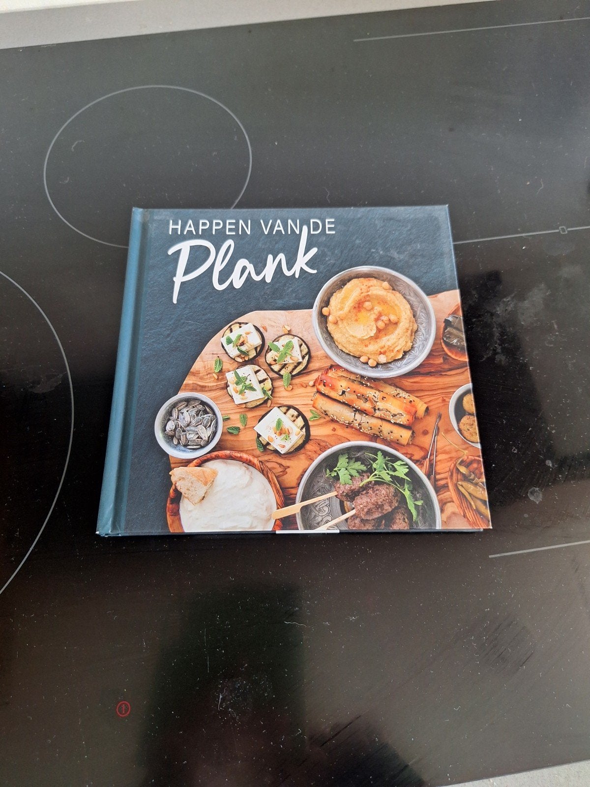 Happen van de Plank - Kookboek met heerlijke recepten, Onbekend, Nieuw, Ophalen of Verzenden, Hoofdgerechten