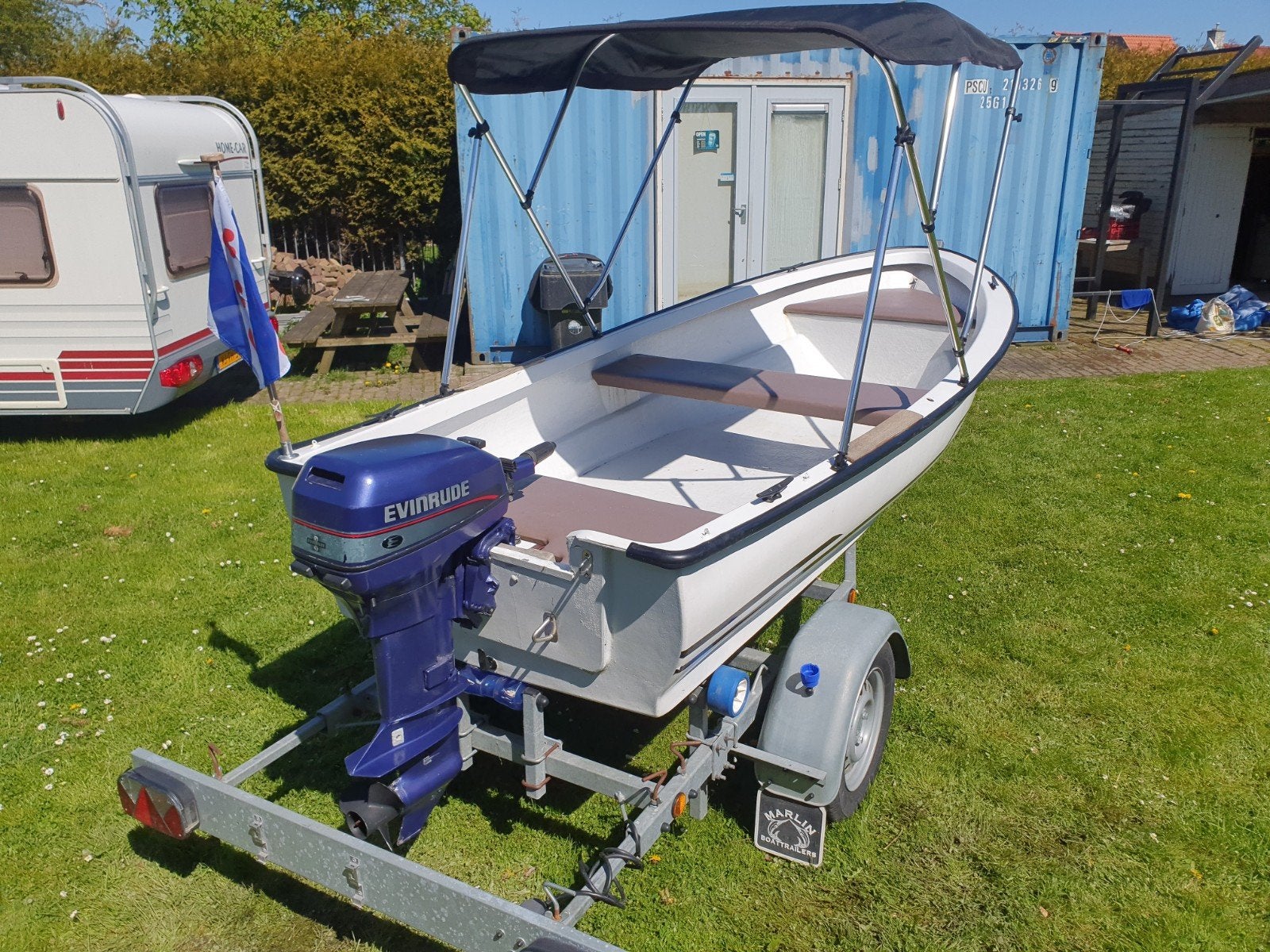 Mooie polyester boot met Evinrude buitenboordmotor, Ophalen, Polyester, Buitenboordmotor, Biminitop