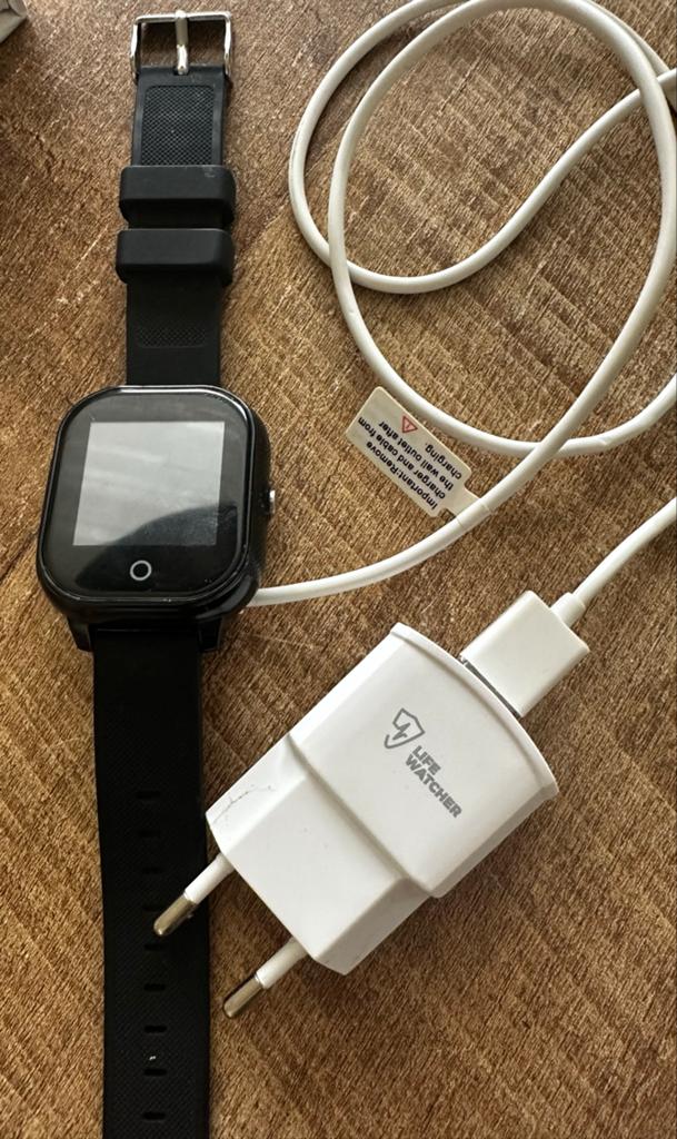 LifeWatcher Smartwatch sos horloge  en oplader, Zwart, Ophalen of Verzenden, Zo goed als nieuw, Waterdicht