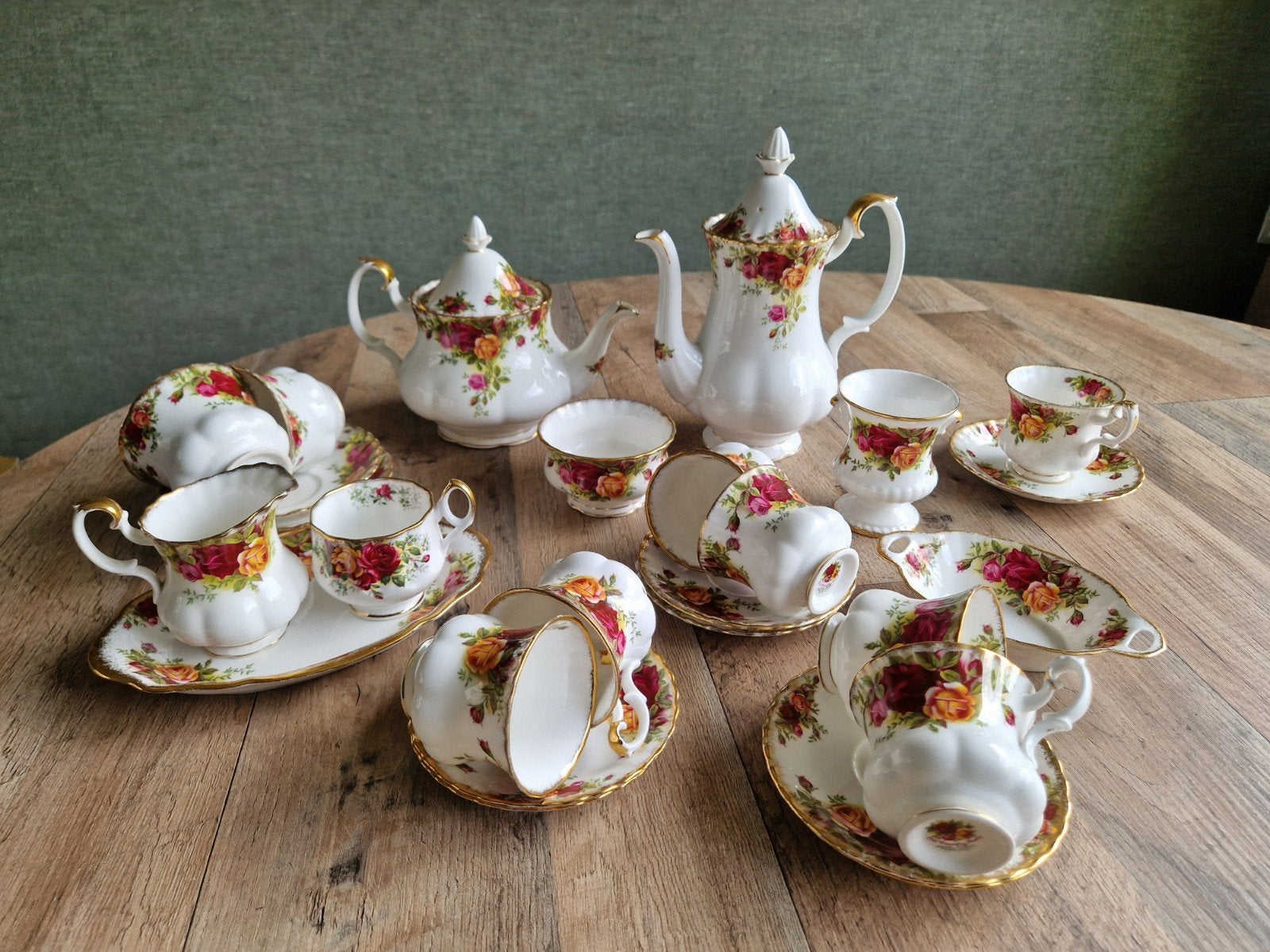 Royal Albert Old Country Roses Koffie- en Theeservies, Antiek en Kunst, Antiek | Servies compleet, Ophalen