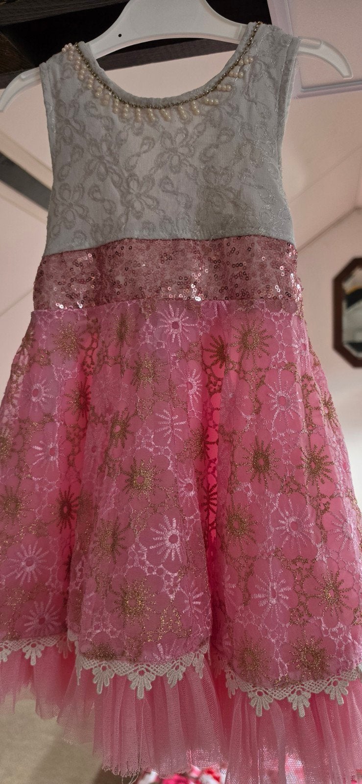 Prachtige Roze Feestjurk voor Meisjes met Gouden Details, Kinderen en Baby's, Kinderkleding | Overige, Ophalen of Verzenden, Zo goed als nieuw