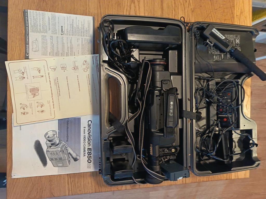 Canon Canovision E850 Hi8 videocamera met accessoires, Ophalen of Verzenden, Hi 8, Camera
