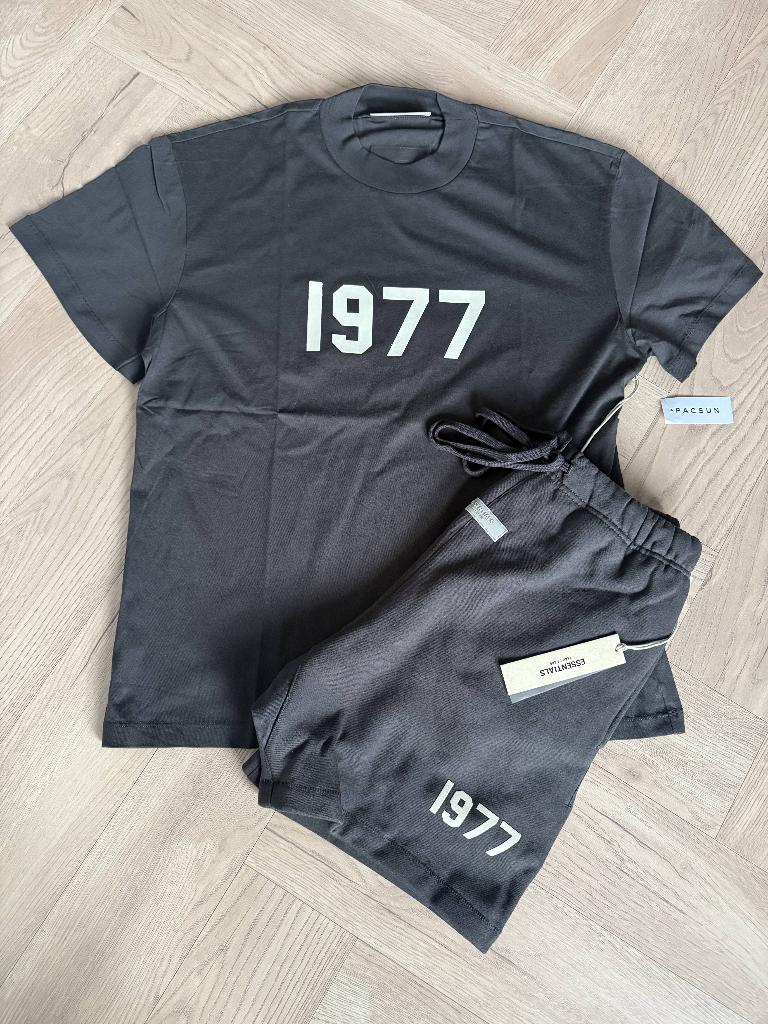 Fear of God Essentials 1977 Black/Grey NIEUW | Maat [XS/S/M], Kleding | Heren, Ophalen of Verzenden, Nieuw, Maat 46 (S) of kleiner
