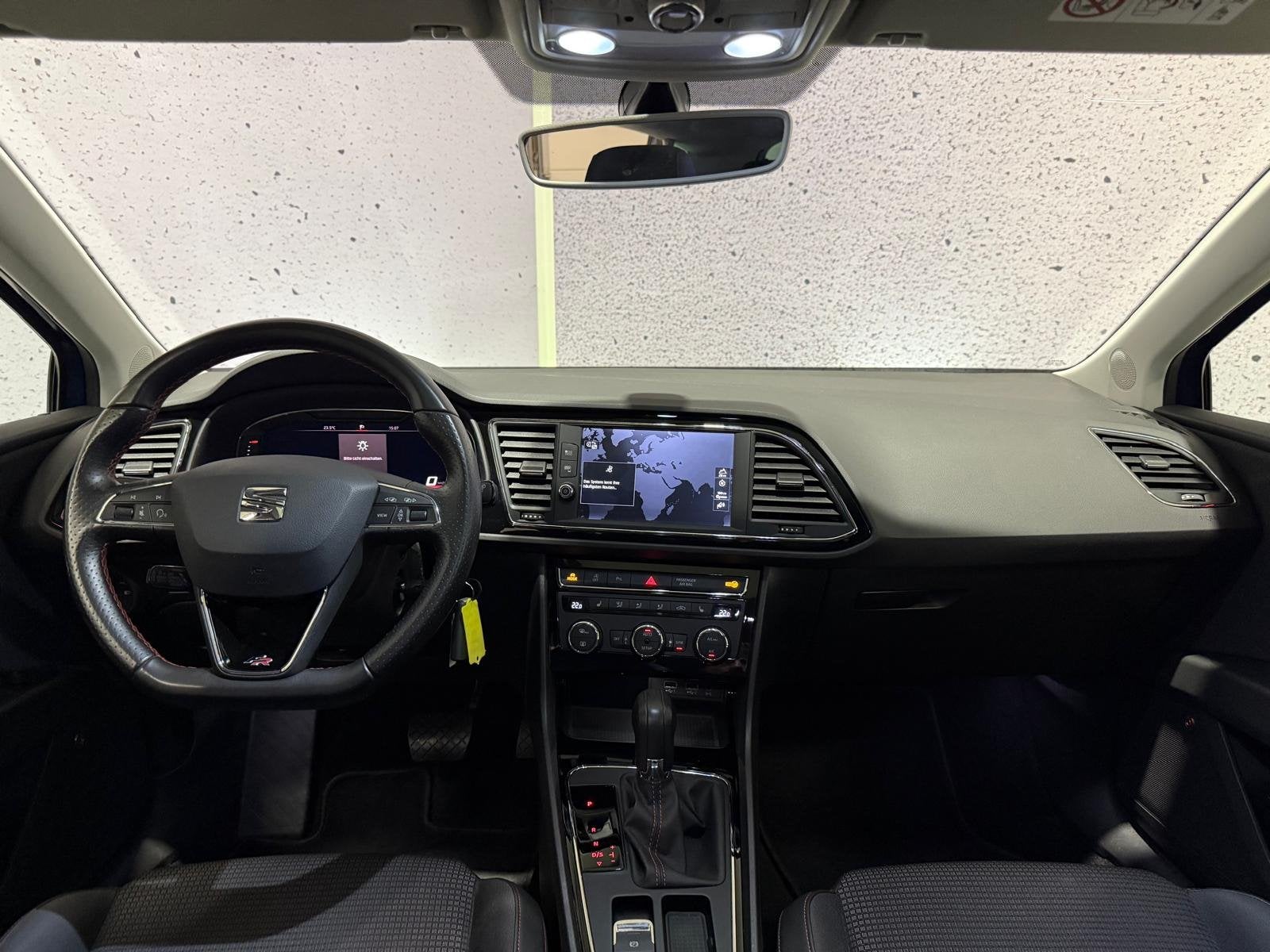 SEAT Leon 1.5 TSI FR Ultimate Edition Black Sky // AUTOMAAT, Auto's, Stof, 4 cilinders, 150 pk, 620 kg
