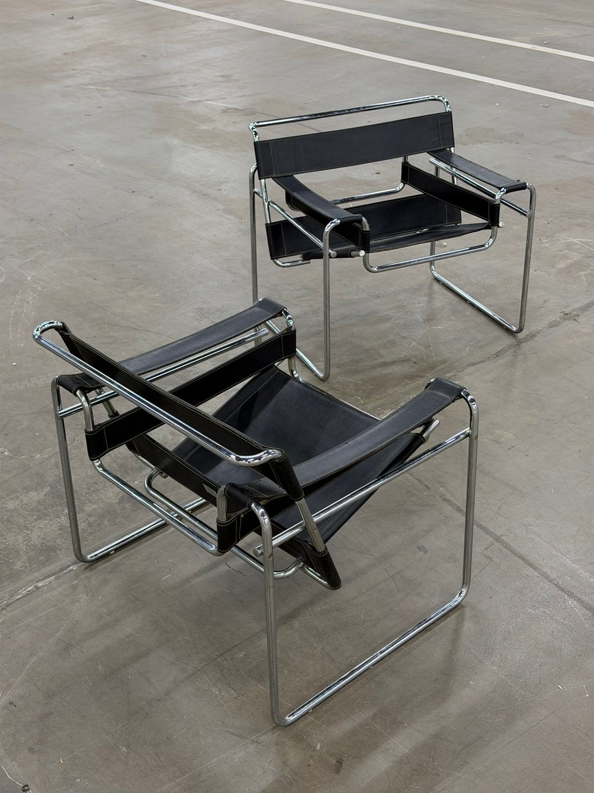 Vingage Wassily Chair by Marcel Breuer | 2x | Gavina, Fauteuil Stoel Loungestoel Designstoel Bauhaus Vintage Chair, Leer, Minder dan 75 cm