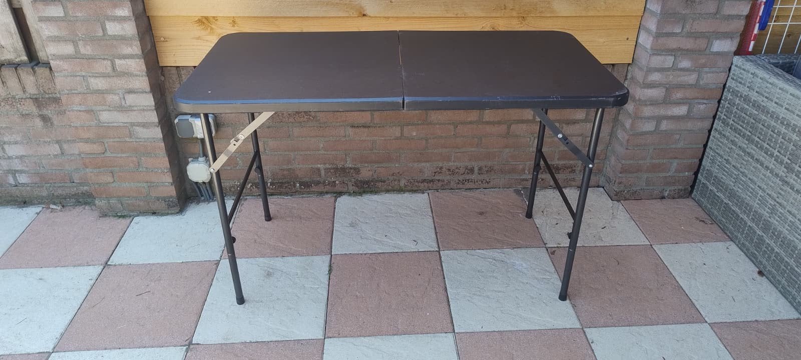 Handige Vouwbare Tafel - 122x61x74 cm, Ophalen, Gebruikt, Campingtafel