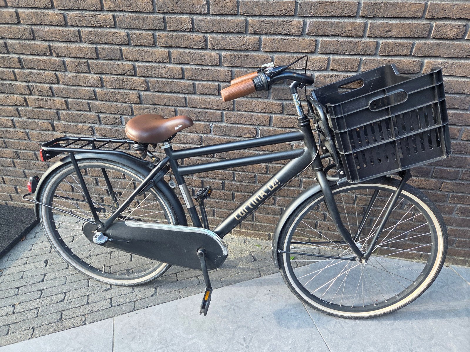 Cortina transportfiets 26 inch met voordrager en krat, Fietsen en Brommers, Fietsen | Dames | Damesfietsen, Ophalen, Terugtraprem