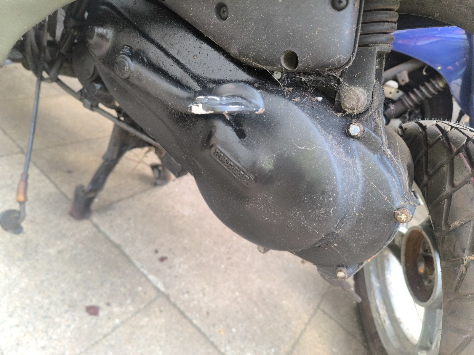 Rijdend Vespa 2-takt motorblok (zonder carburateur), Fietsen en Brommers, Ophalen of Verzenden