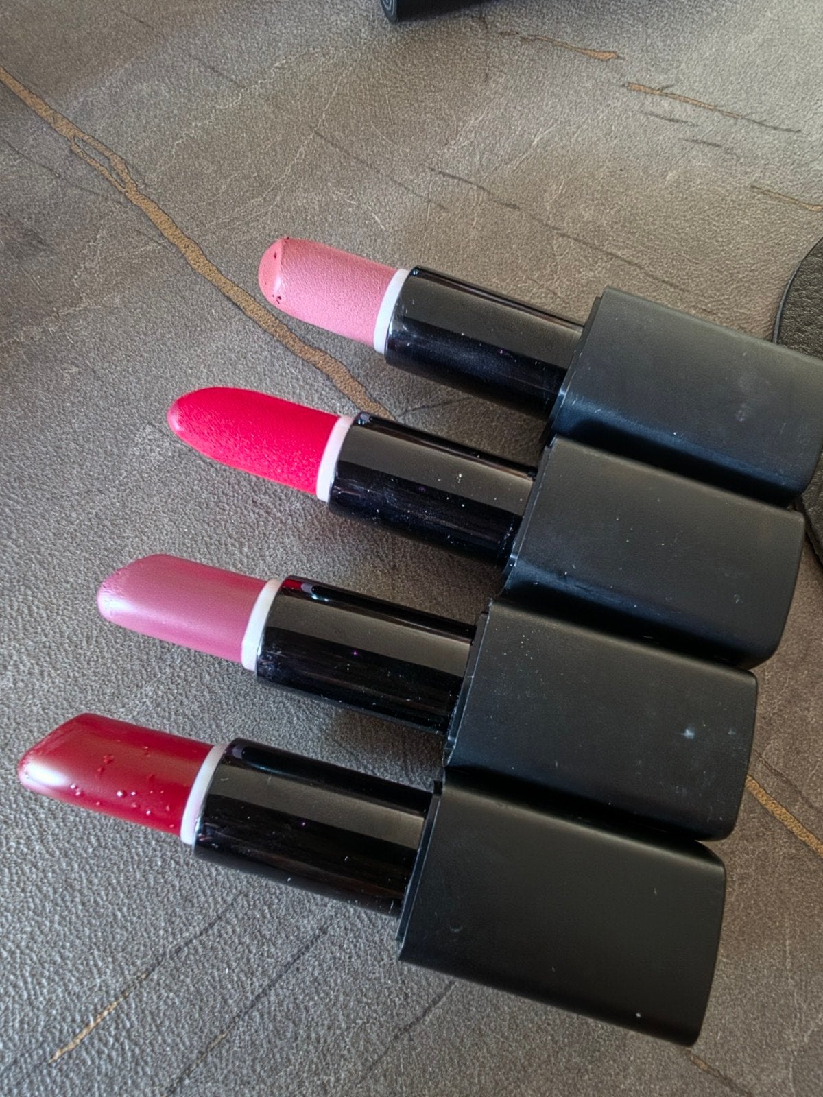 Younique Lippenstift Set - Diverse Kleuren, Gebruikt, Lippen, Ophalen of Verzenden, Make-up
