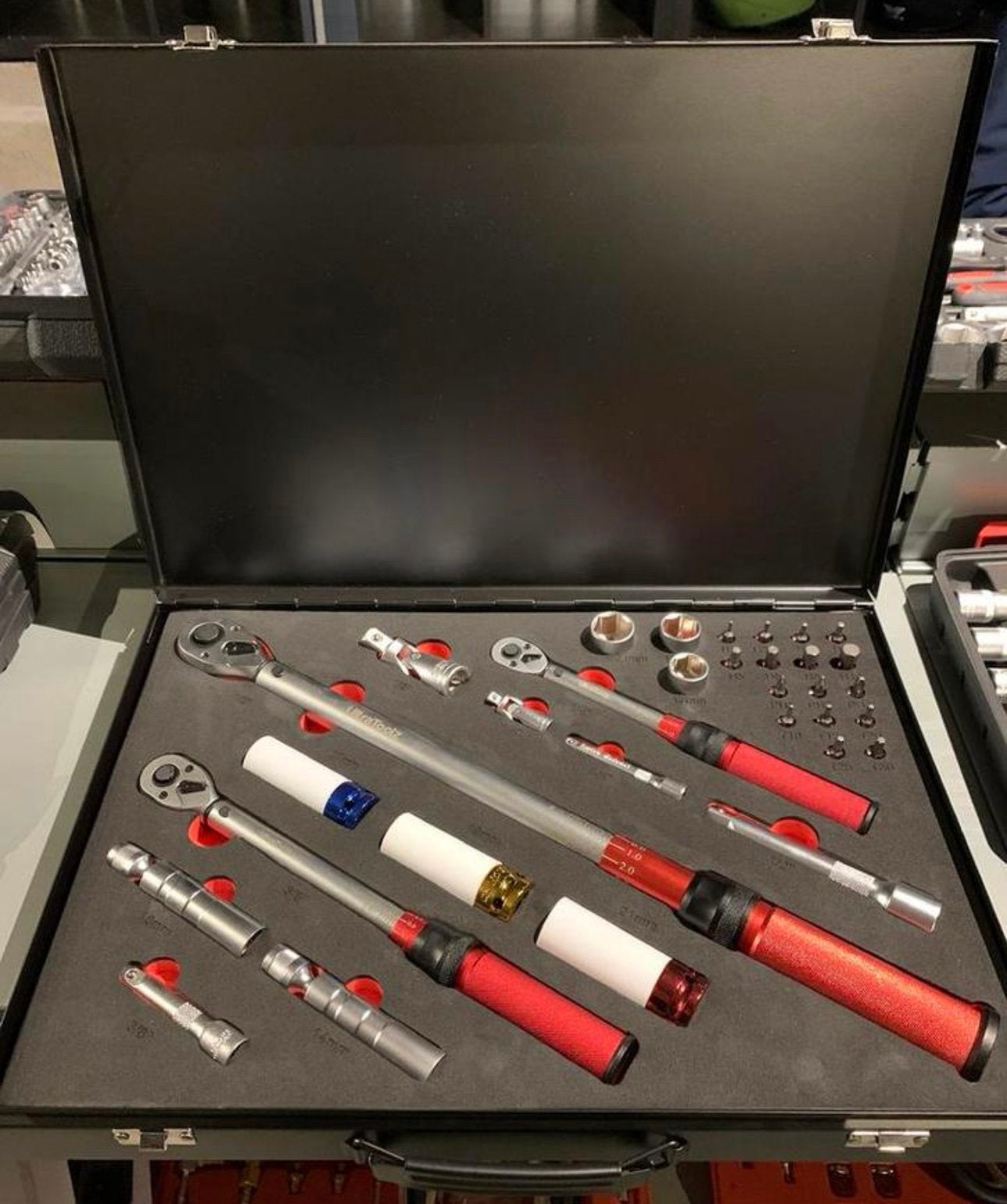 ‼️Nieuw‼️Wöhrstahl 32 Delige Momentsleutel set in koffer!, Dr.Nolenslaan 157E 6136GM Sittard, Nieuw, Ophalen of Verzenden, Info@roadmax.nl