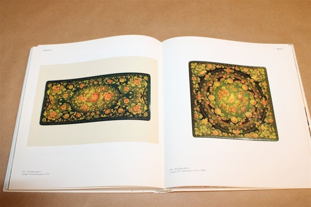 Russische Lakminiaturen — Palekh & Fedoskino [EN], Boeken, Ophalen of Verzenden, Gelezen