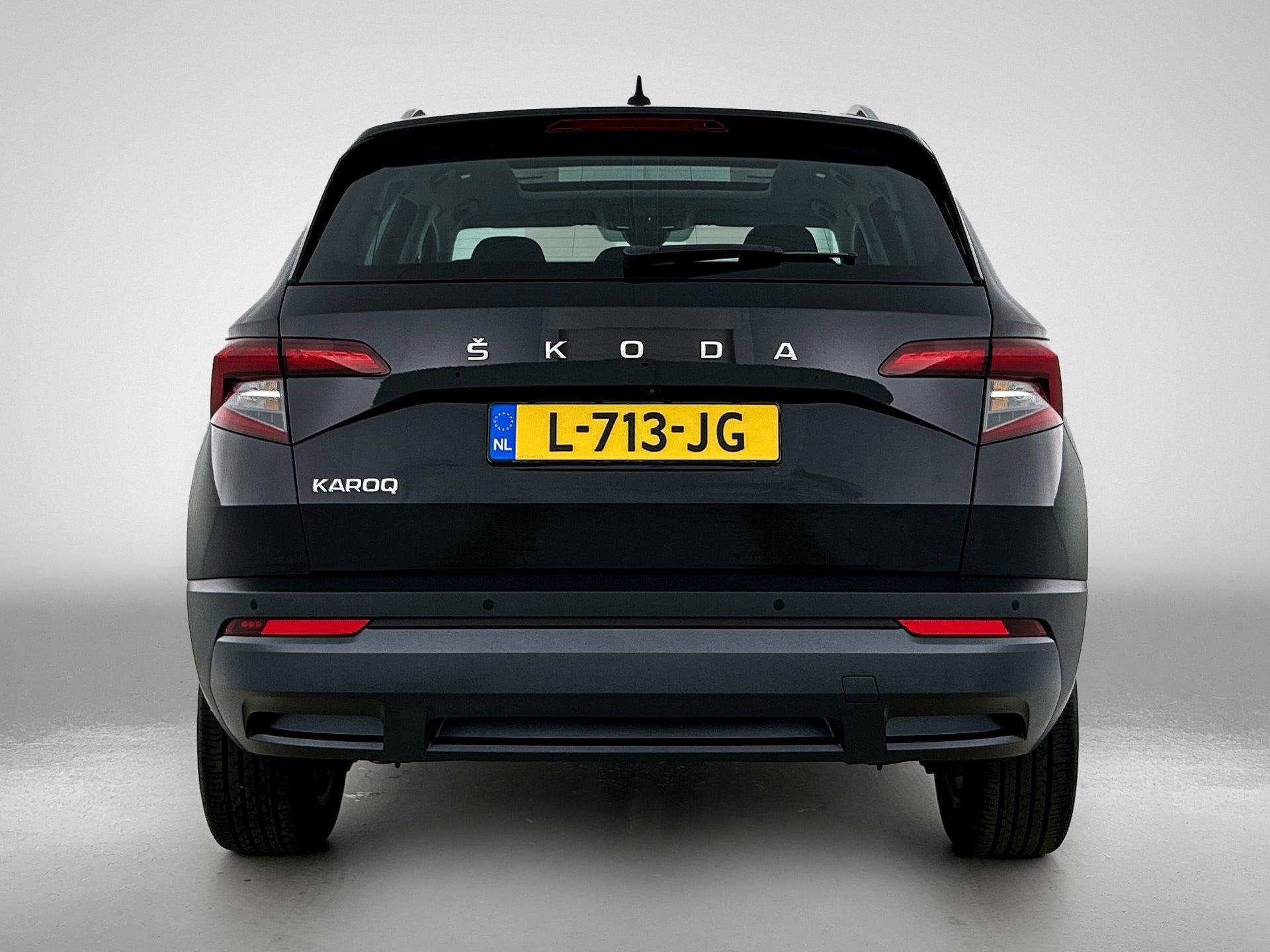 Skoda Karoq 1.5 TSI ACT Style, Auto's, 12 maanden, Stof, 4 cilinders, Zwart