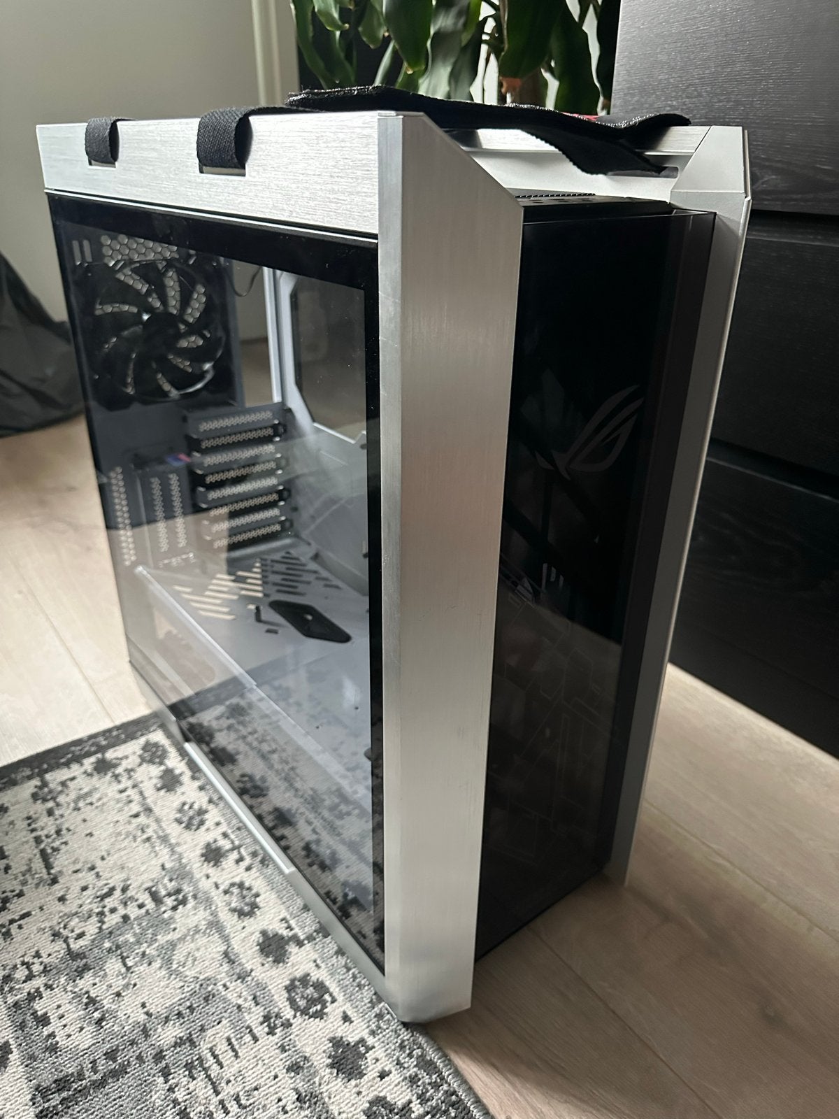 ASUS ROG Strix Helios GX601 PC-behuizing (Wit), Ophalen, Gebruikt