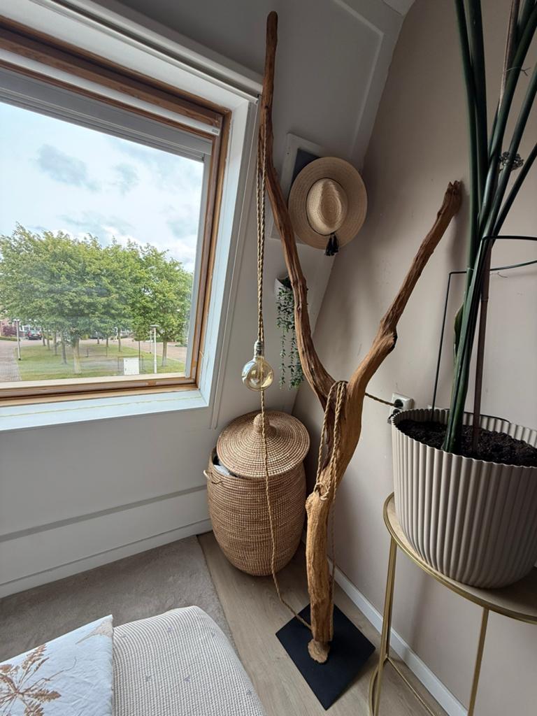 Thomas woods xl vloerlamp boomstam, Huis en Inrichting, Lampen | Vloerlampen, Ophalen, Zo goed als nieuw, Hout, 200 cm of meer