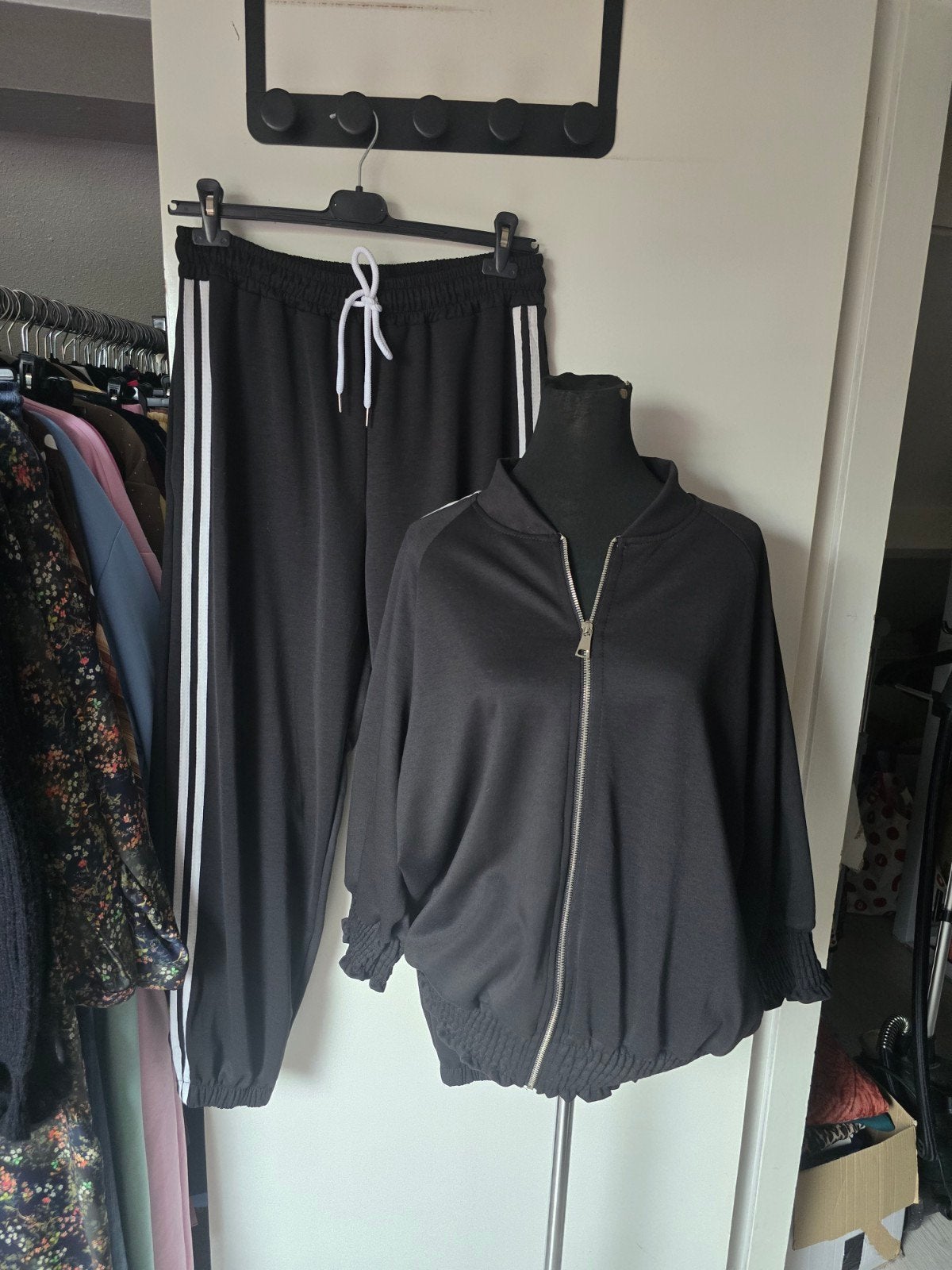 dames broekpak set, Kleding | Dames, Ophalen of Verzenden, Nieuw, Maat 42/44 (L), Zwart