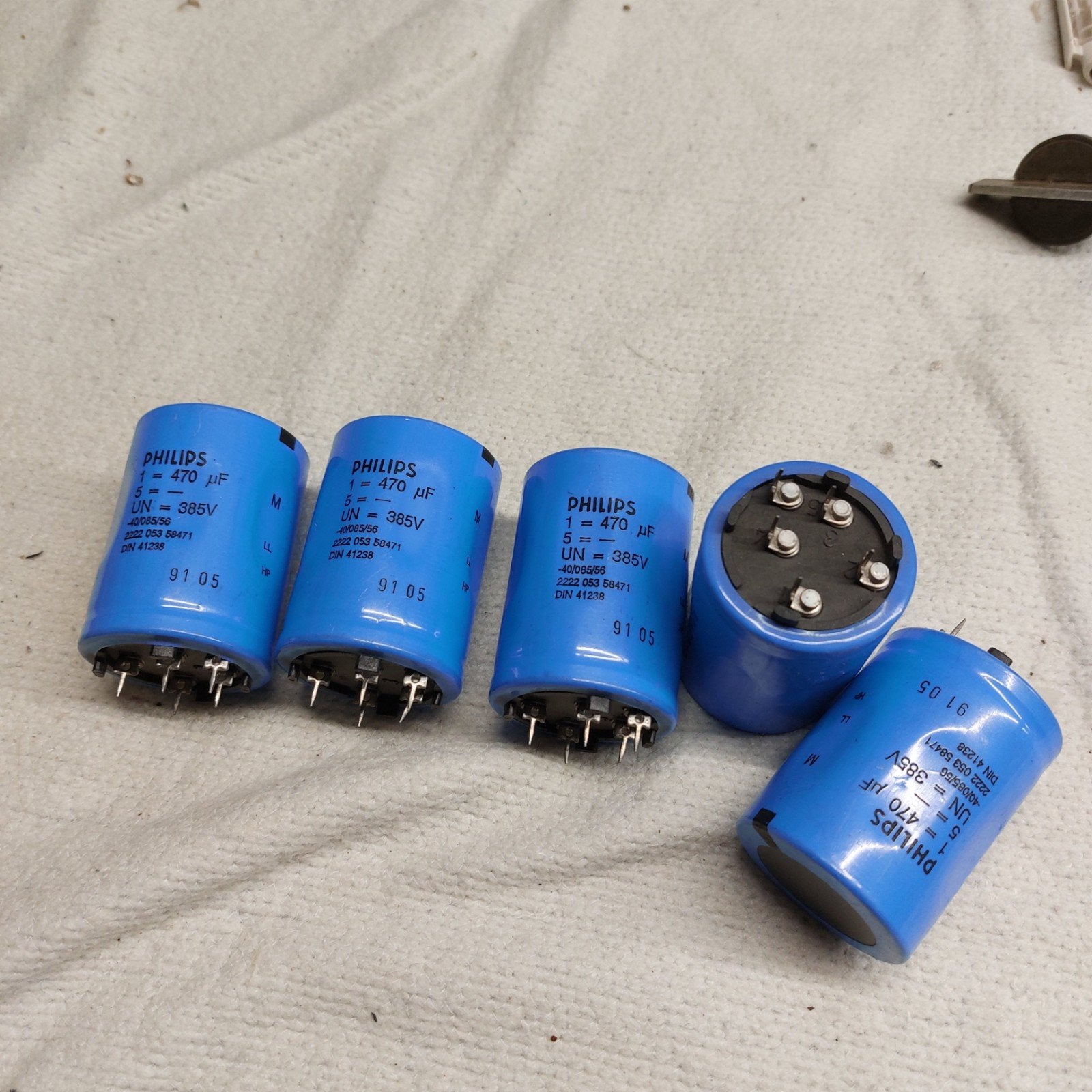 ​Set van 5 nieuwe Philips Beker-elco’s 470 µF 385V LL (DIN 4, Ophalen of Verzenden, Nieuw