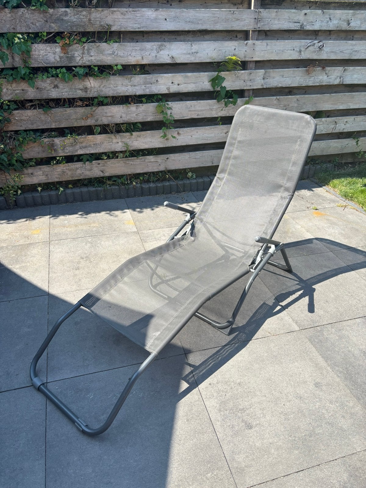Inklapbaar ligbed - Antraciet, Tuin en Terras, Ophalen, Gebruikt, Textileen, Inklapbaar