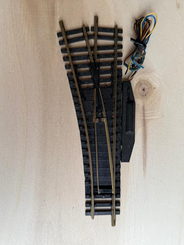 Elektrische wissel Fleischmann L of R 6070 of 6071 H0=, Hobby en Vrije tijd, Modeltreinen | H0, Gelijkstroom, Fleischmann, Rails