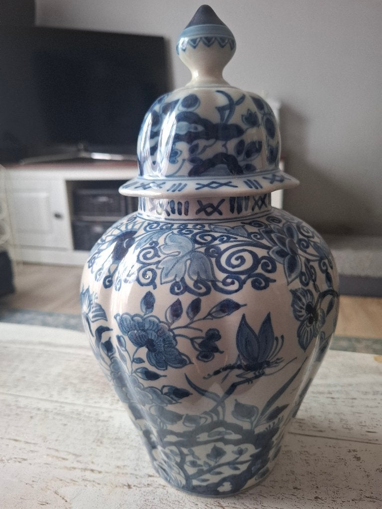 Makkummer dekselvazen, Ophalen
