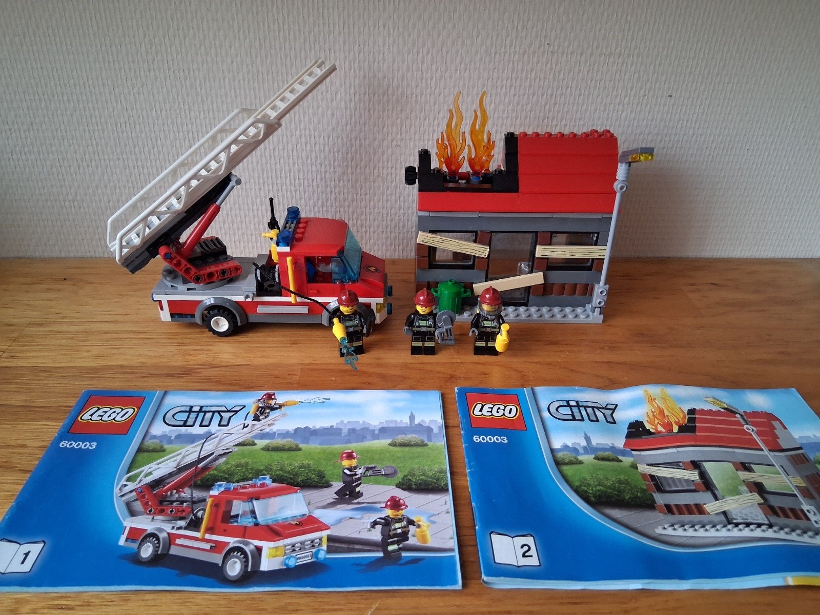 Lego city brandweer Brandalarm 60003 complete set + boekjes, Kinderen en Baby's, Speelgoed | Duplo en Lego, Ophalen of Verzenden