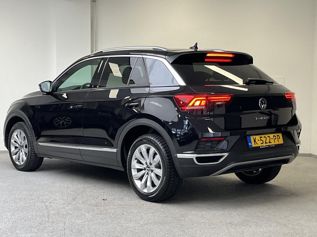Volkswagen T-Roc 1.5 TSI Sport | 1e-EIG. | CARPLAY | VIRTUAL, Auto's, 1254 kg, Stof, 4 cilinders, Zwart