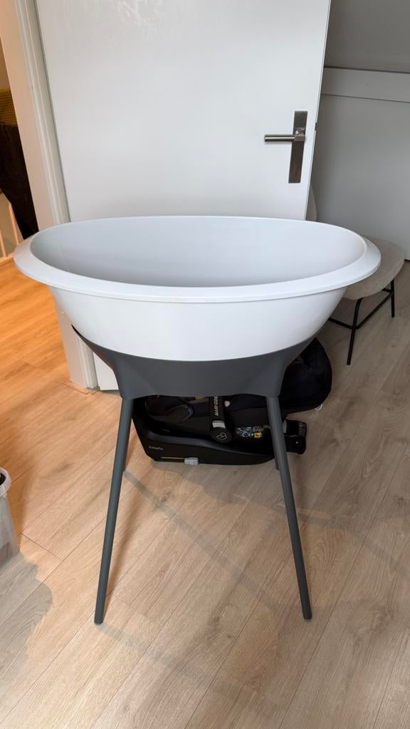 Luma babybadje met standaard, zitje en accessoires, Gebruikt, Badje, Standaard, Ophalen