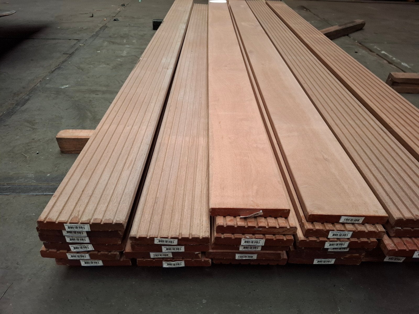 partij 30 st hardhout vlonderplanken 245 cm bezorgen mogelij, Tuin en Terras, Terrasdelen en Vlonders, Ophalen, A, Nieuw, A