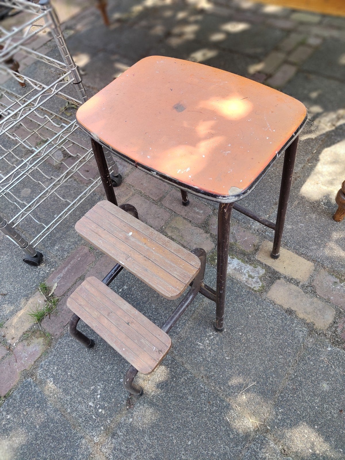 * keukentrapje: vintage huishoudtrapje / krukje met 2 treden, Ophalen