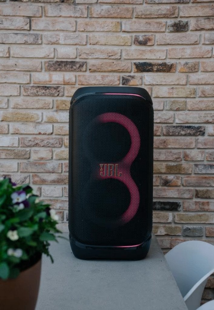TE HUUR - Partybox JBL 320: Draadloze speaker op statief, Ophalen of Verzenden, Nieuw, Overige