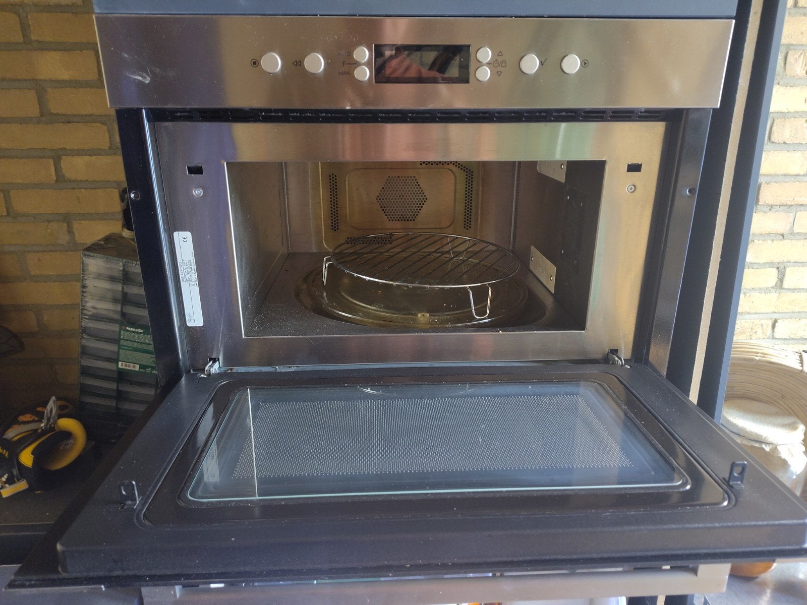 Whirlpool AMW 755 IX Inbouw Combimagnetron, Ophalen, Combimagnetron, Gebruikt, Inbouw