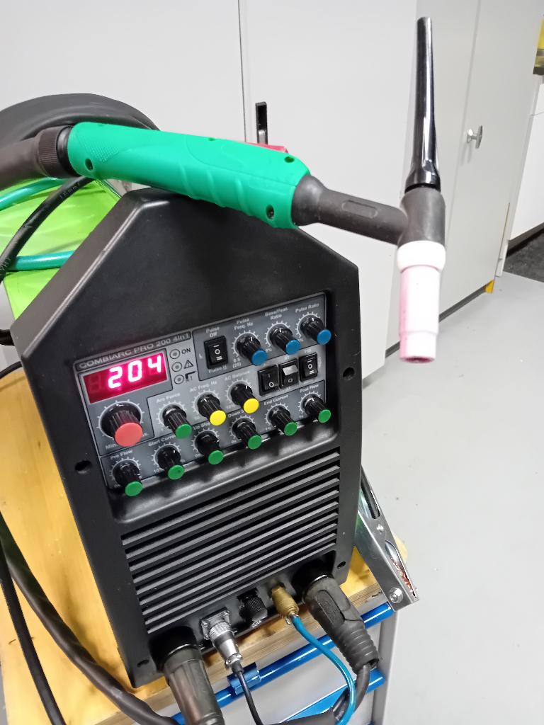 Tig Puls AC DC FREETECH Combiarc Pro 200amp. 4in 1 inverter, Doe-het-zelf en Verbouw, Gereedschap | Lasapparaten, Ophalen, Zo goed als nieuw