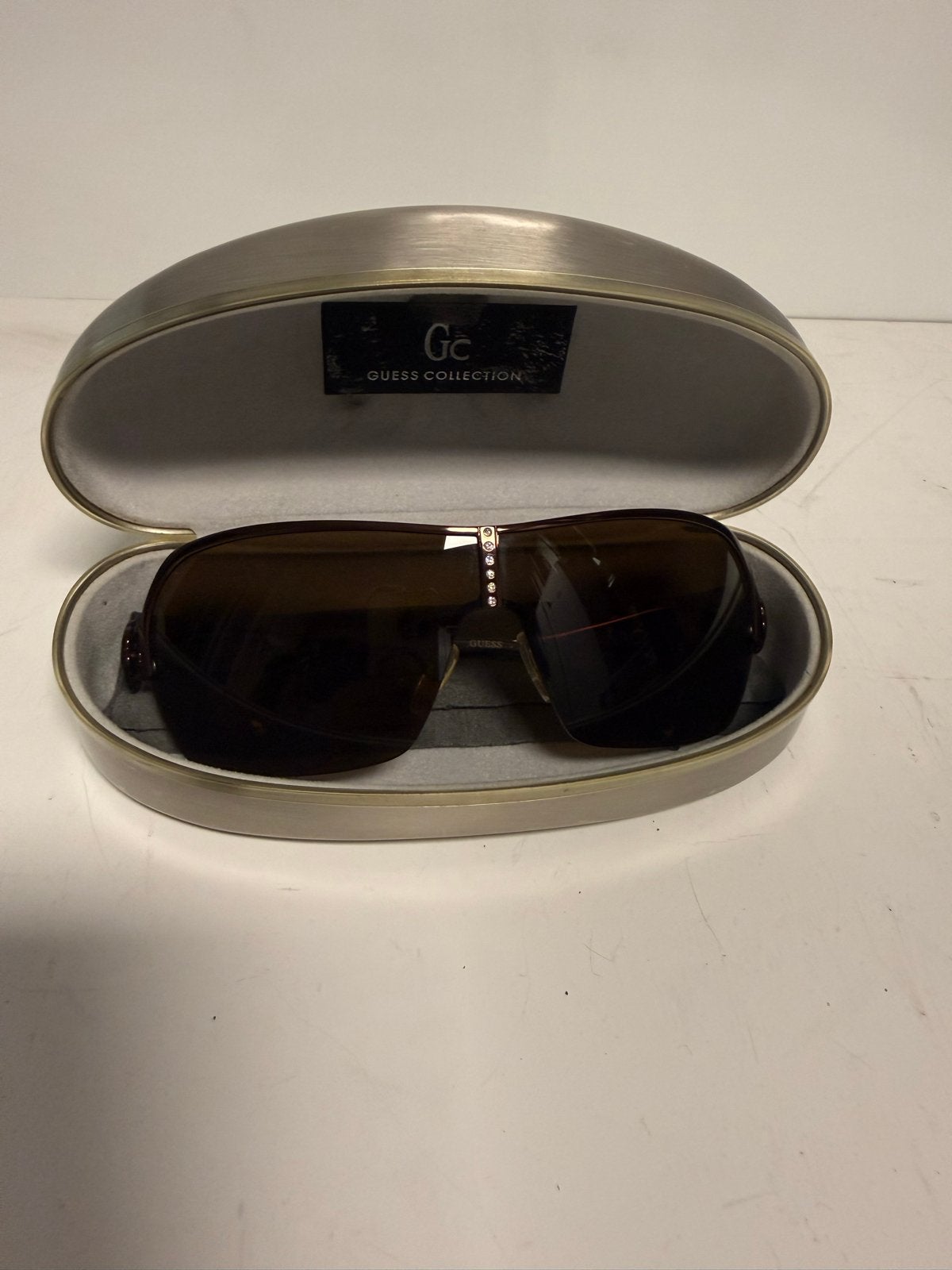 Guess Collection Zonnebril GU 6347ST BRN-1, Sieraden, Tassen en Uiterlijk, Overige merken, Gebruikt, Zonnebril, Bruin