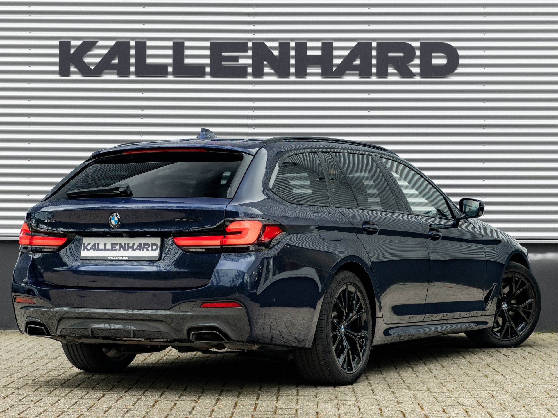 BMW 5 Serie Touring 530e xDrive M-Sport - Trekhaak - Driving, Auto's, 1935 kg, Gebruikt, 4 cilinders, Blauw