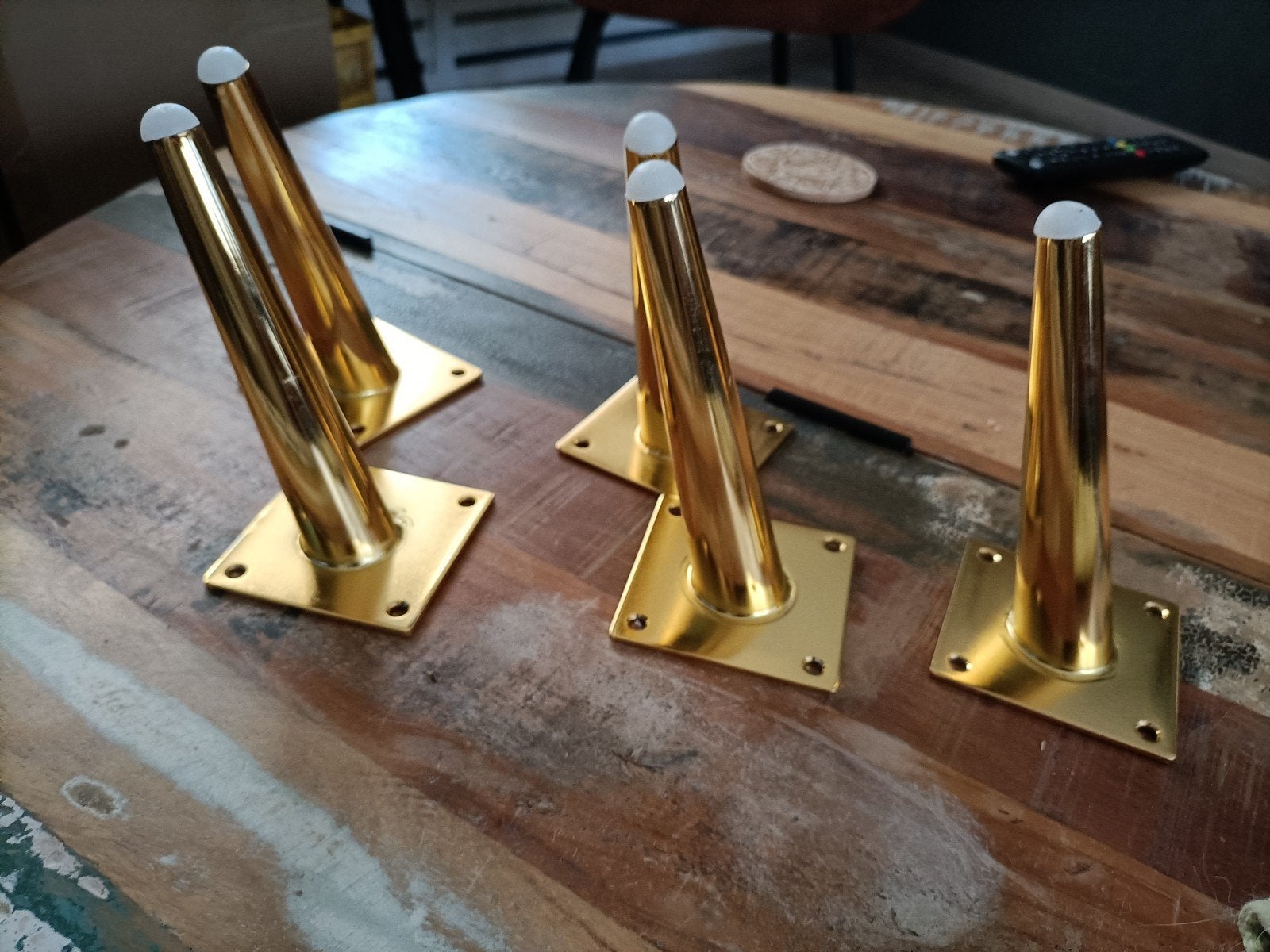 te koop 5 kastpotten goud kleur, Huis en Inrichting, Tafels | Salontafels, Ophalen, Zo goed als nieuw, Rond